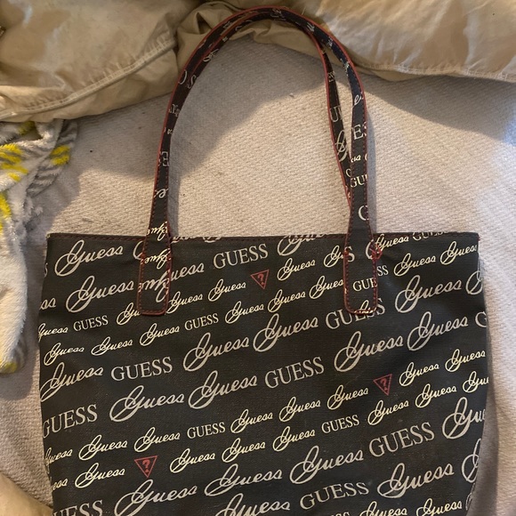 GUESS Handbag - Picture 4 of 5